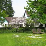Am Eichholz Galerie & Art-hotel Hotel 3*