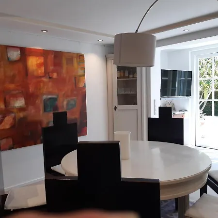 ホテル Am Eichholz Galerie & Art-hotel ムルナウ・アム・スタッフェルゼー
