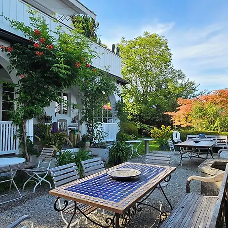 Am Eichholz Galerie & Art-hotel 3*