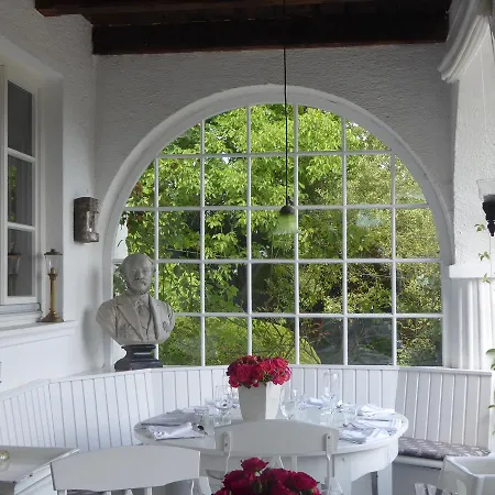 Am Eichholz Galerie & Art-hotel Murnau am Staffelsee
